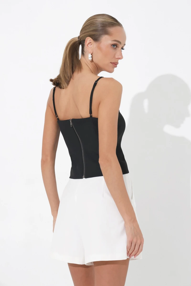 Black fitted top