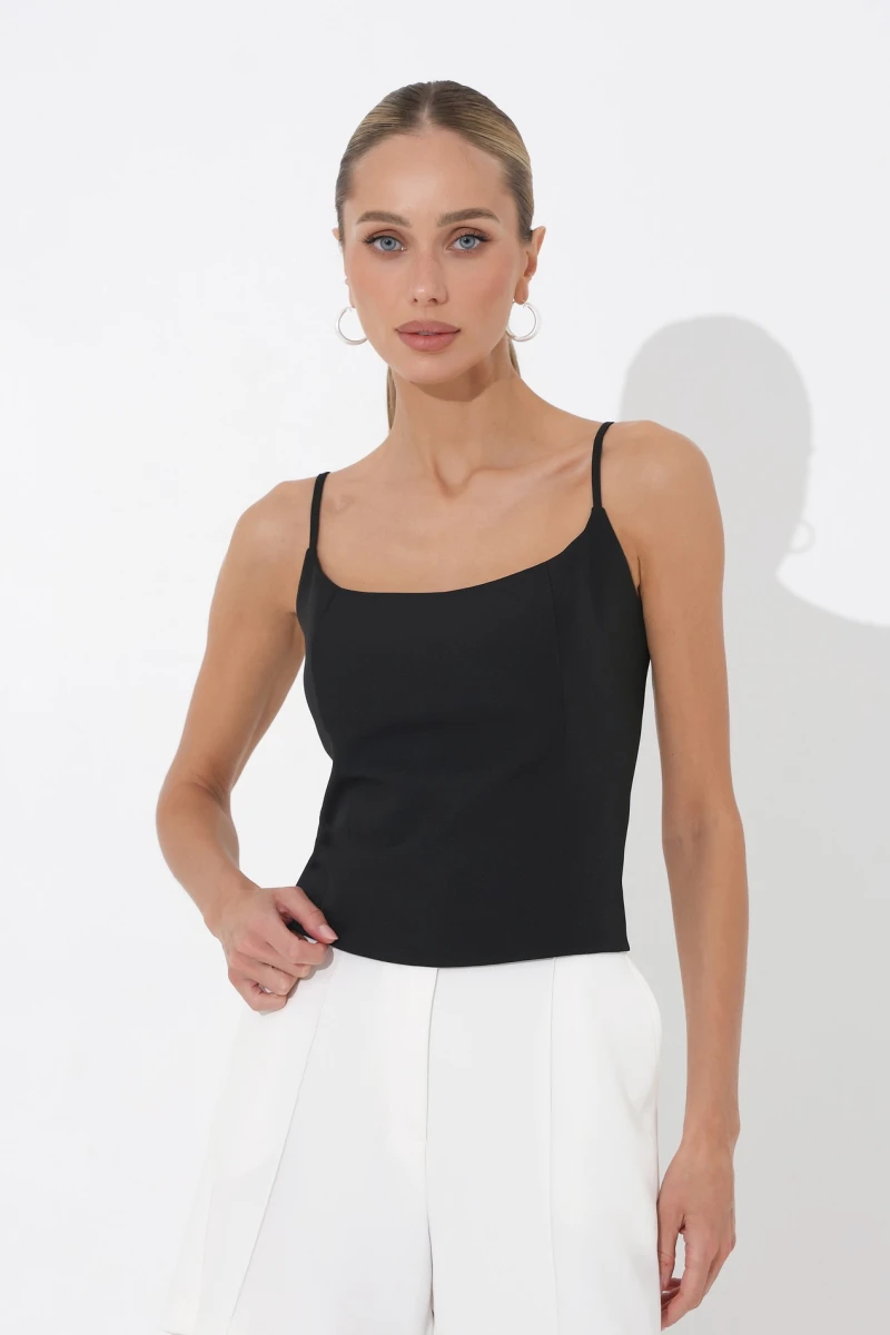 Black fitted top