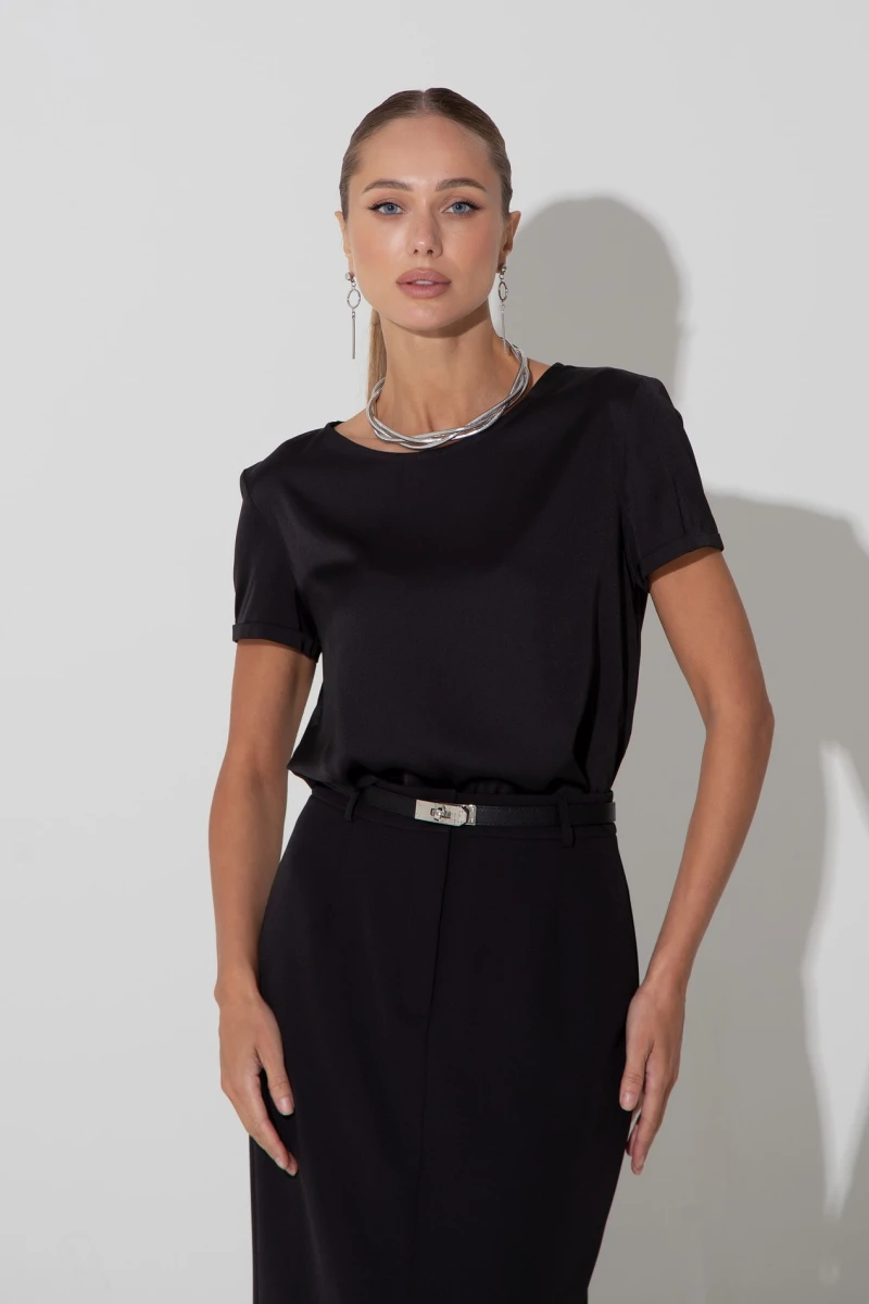 Black midi skirt with slit