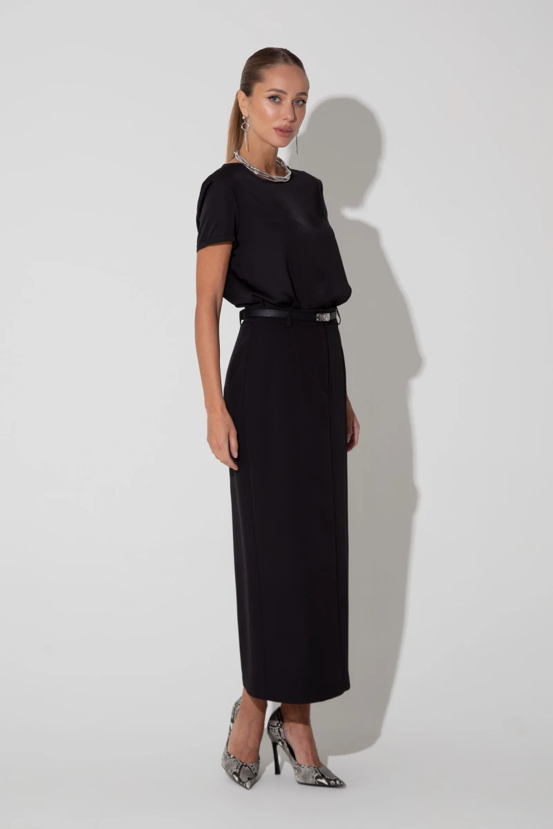 Black midi skirt with slit