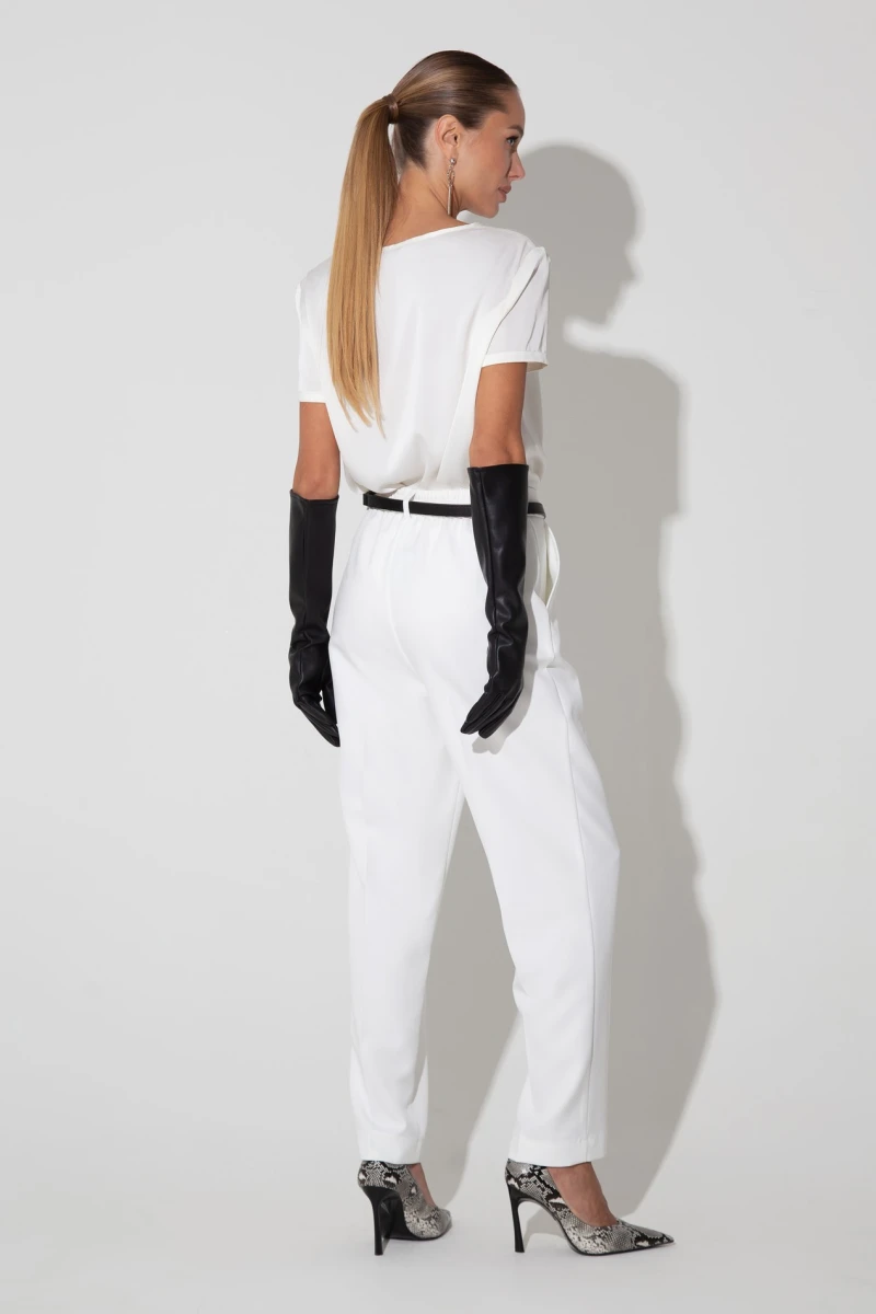 Slim-fit trousers made of suit fabric milky