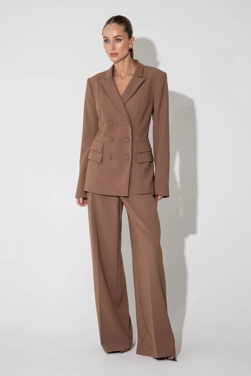 Caramel fitted jacket for women
