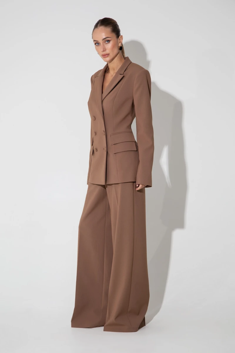 Caramel fitted jacket for women