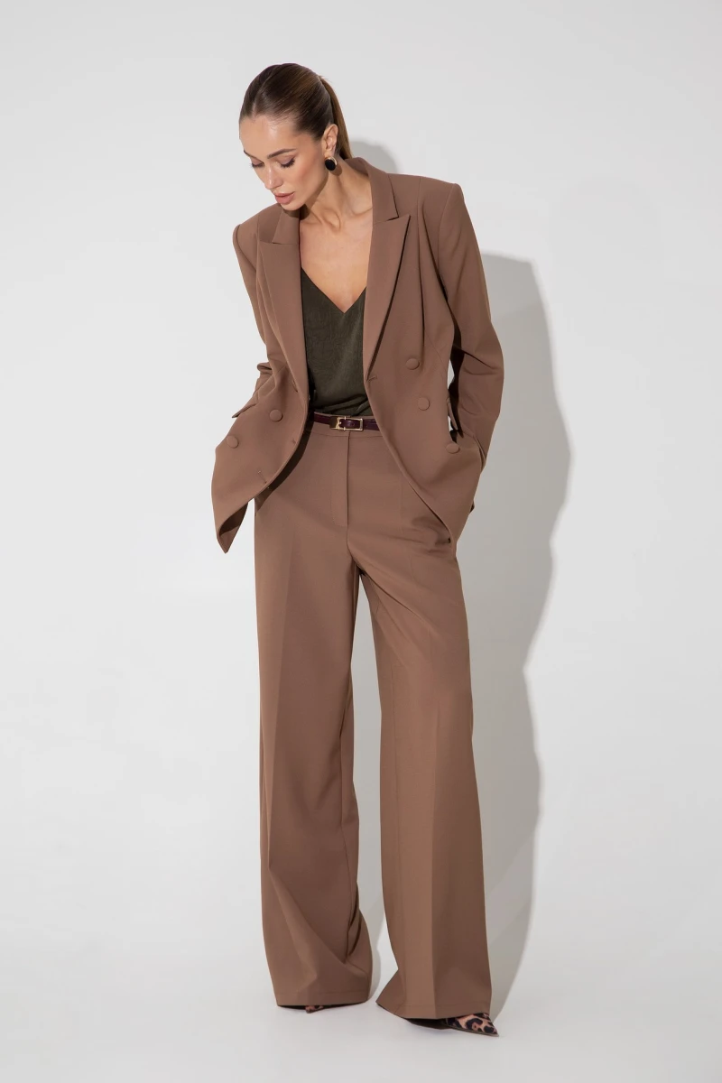 Caramel fitted jacket for women