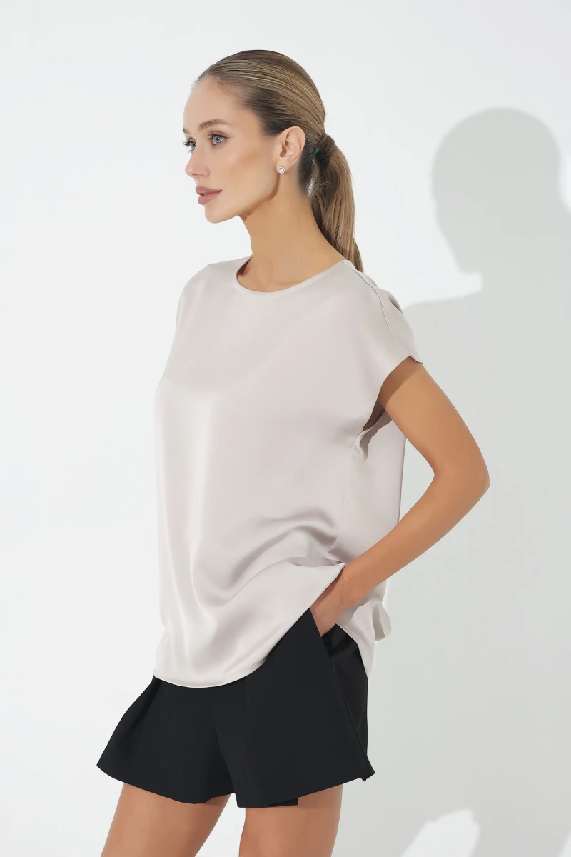 Beige T-shirt