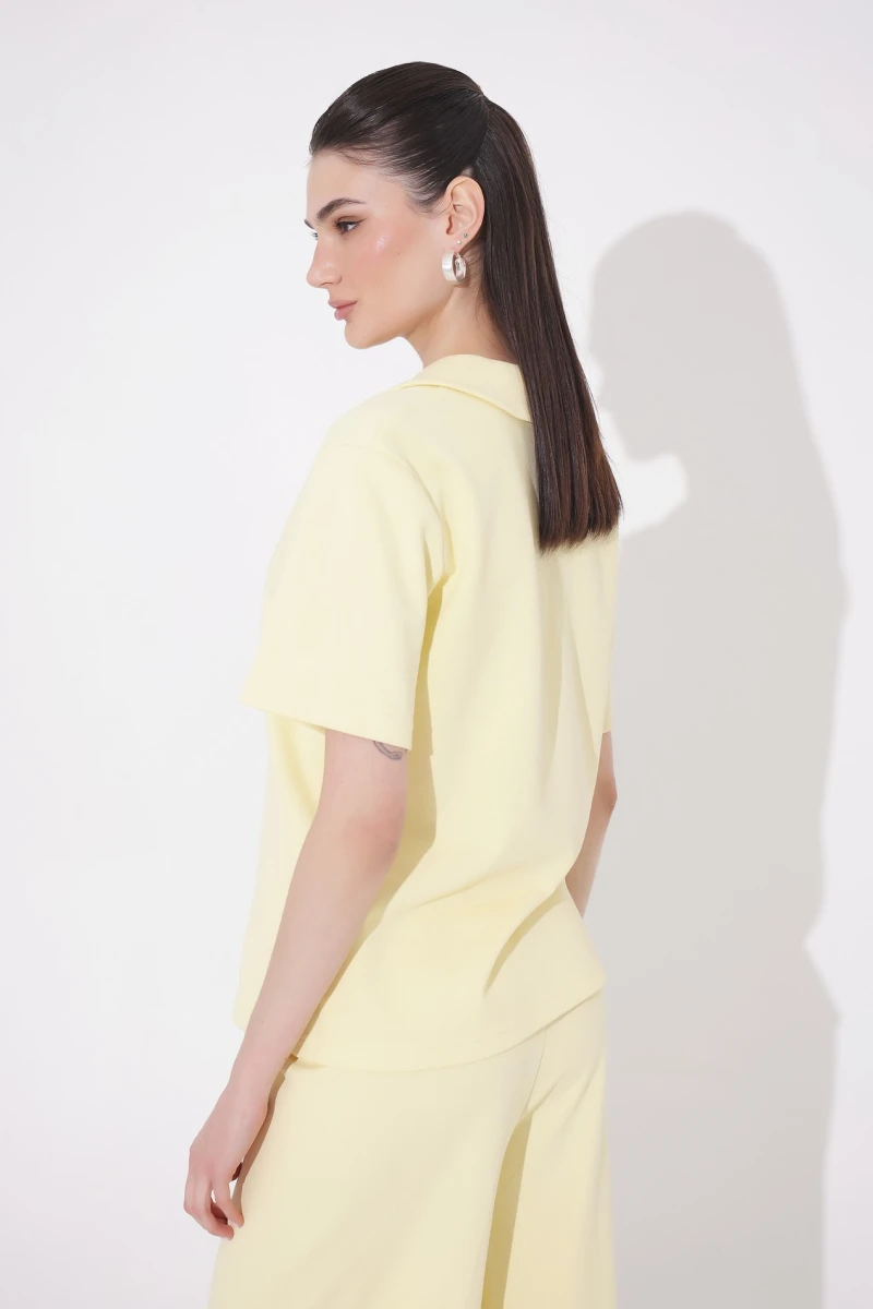 Light yellow knitwear suit