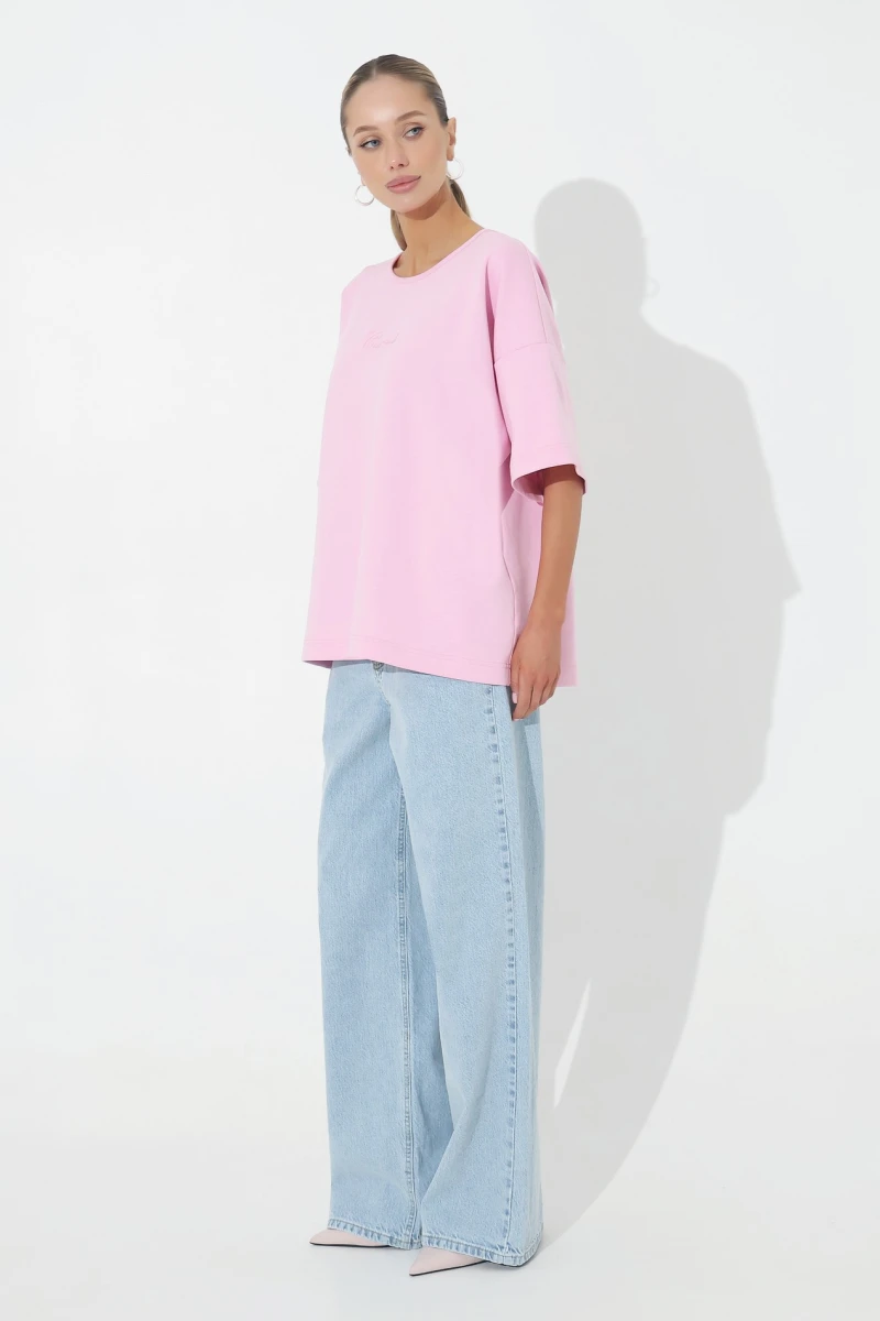 Oversized pink T-shirt