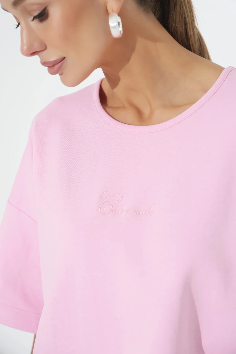 Oversized pink T-shirt