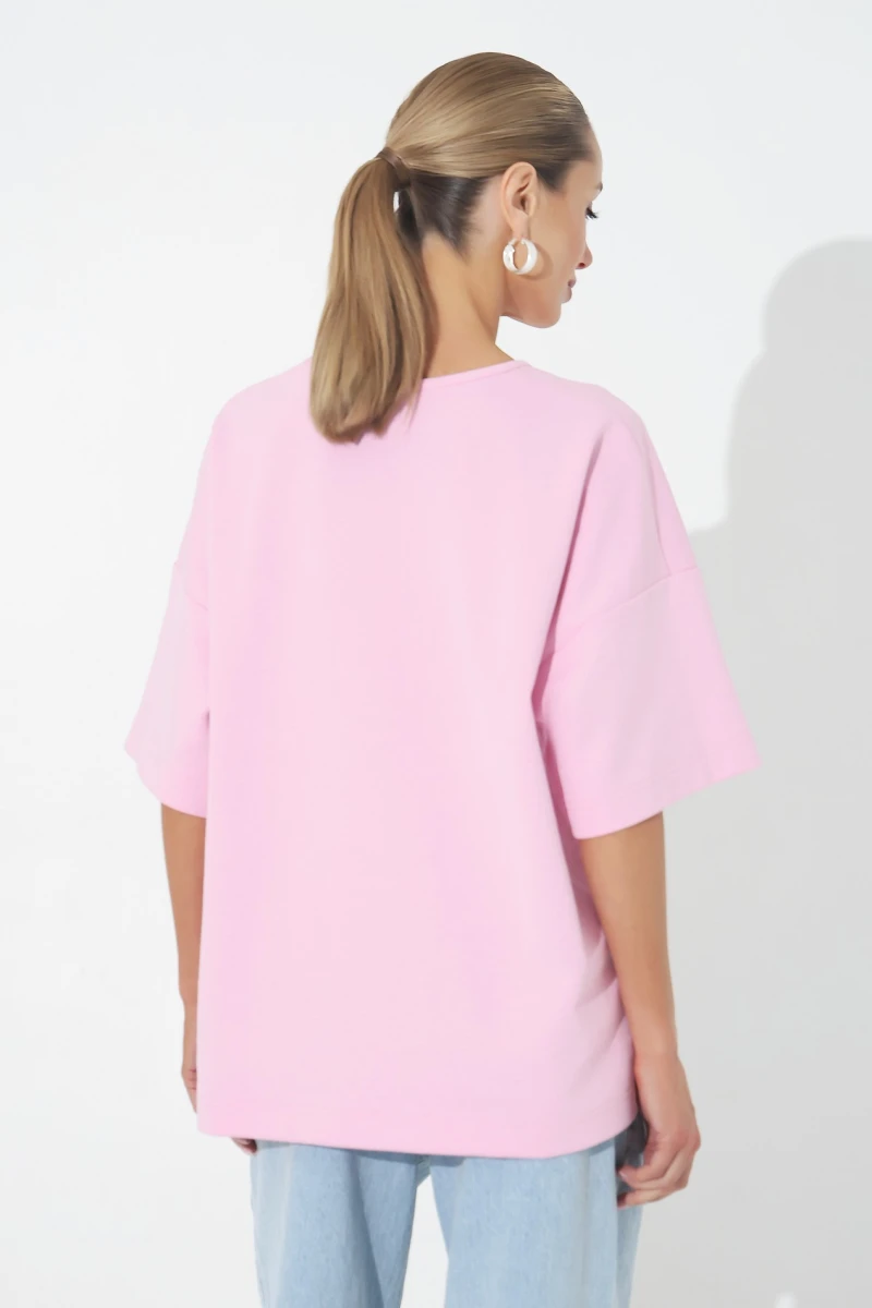 Oversized pink T-shirt