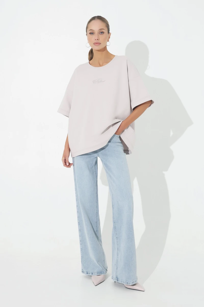 Oversized beige T-shirt