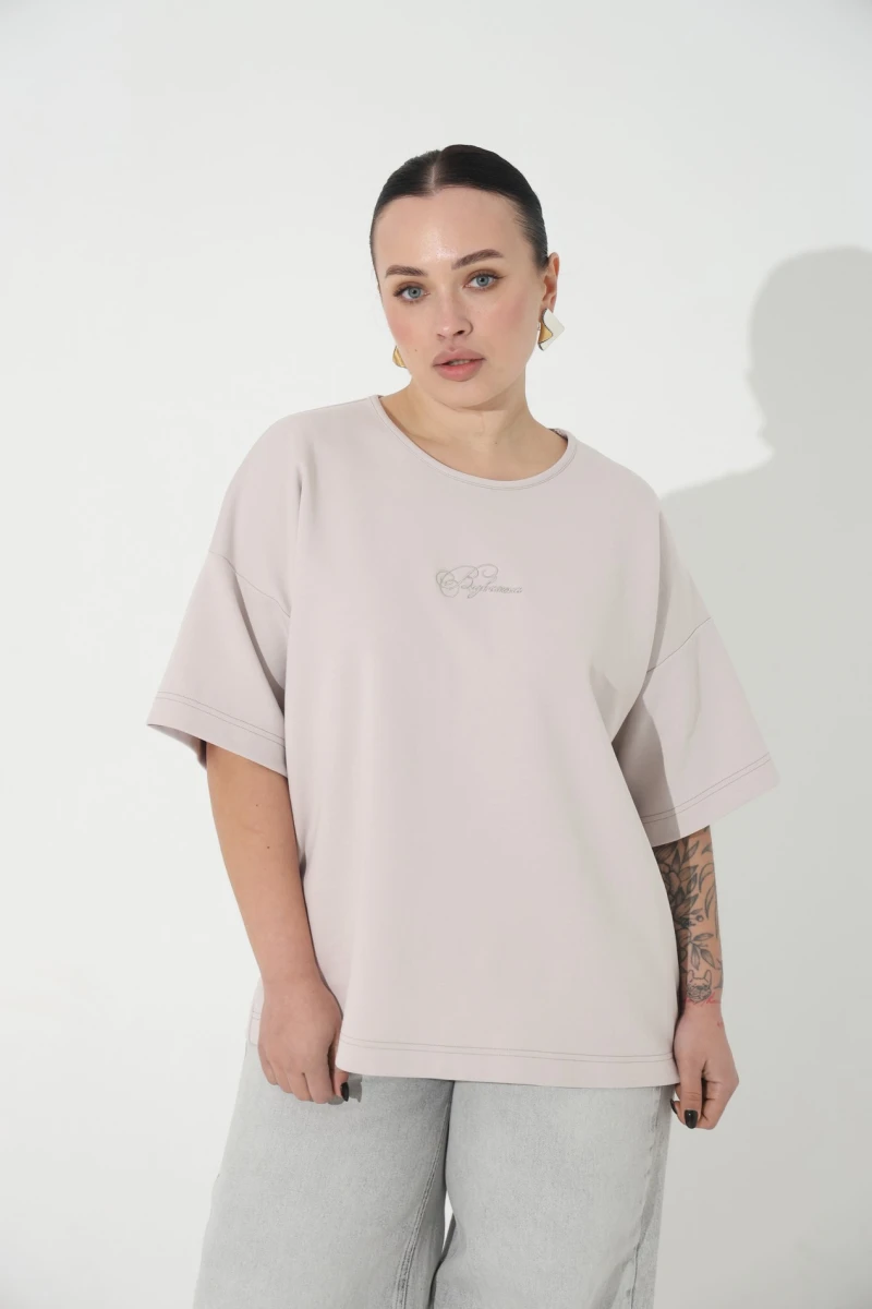 Oversized beige T-shirt