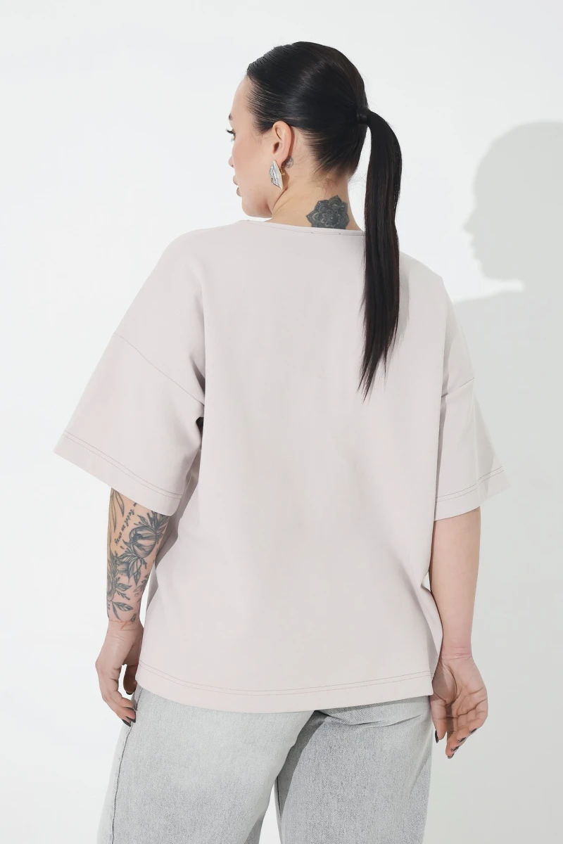 Oversized beige T-shirt