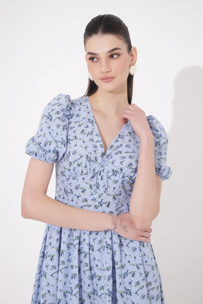 Mini dress with floral print on blue