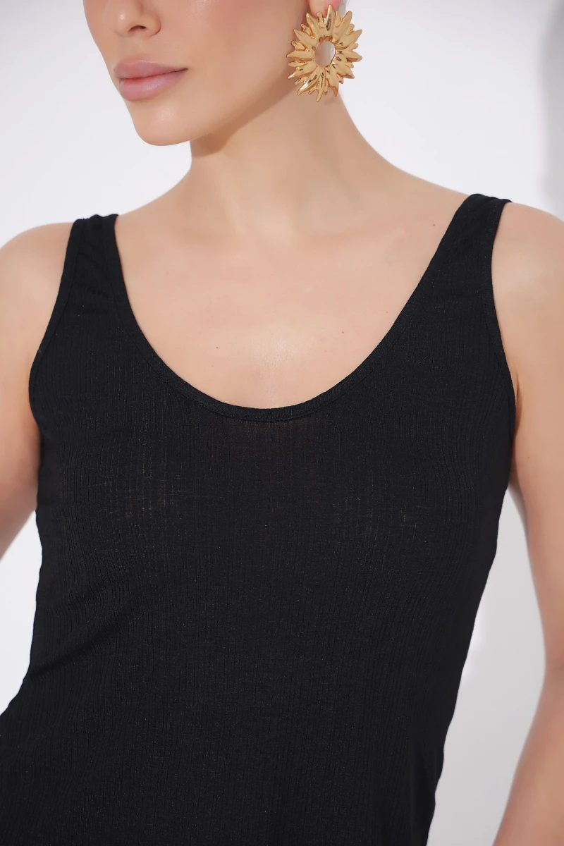 Black shirt