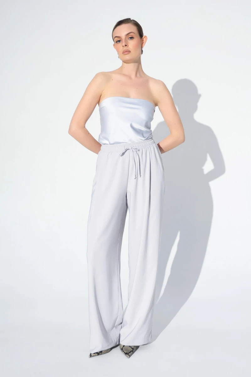 Straight trousers with elastic gray