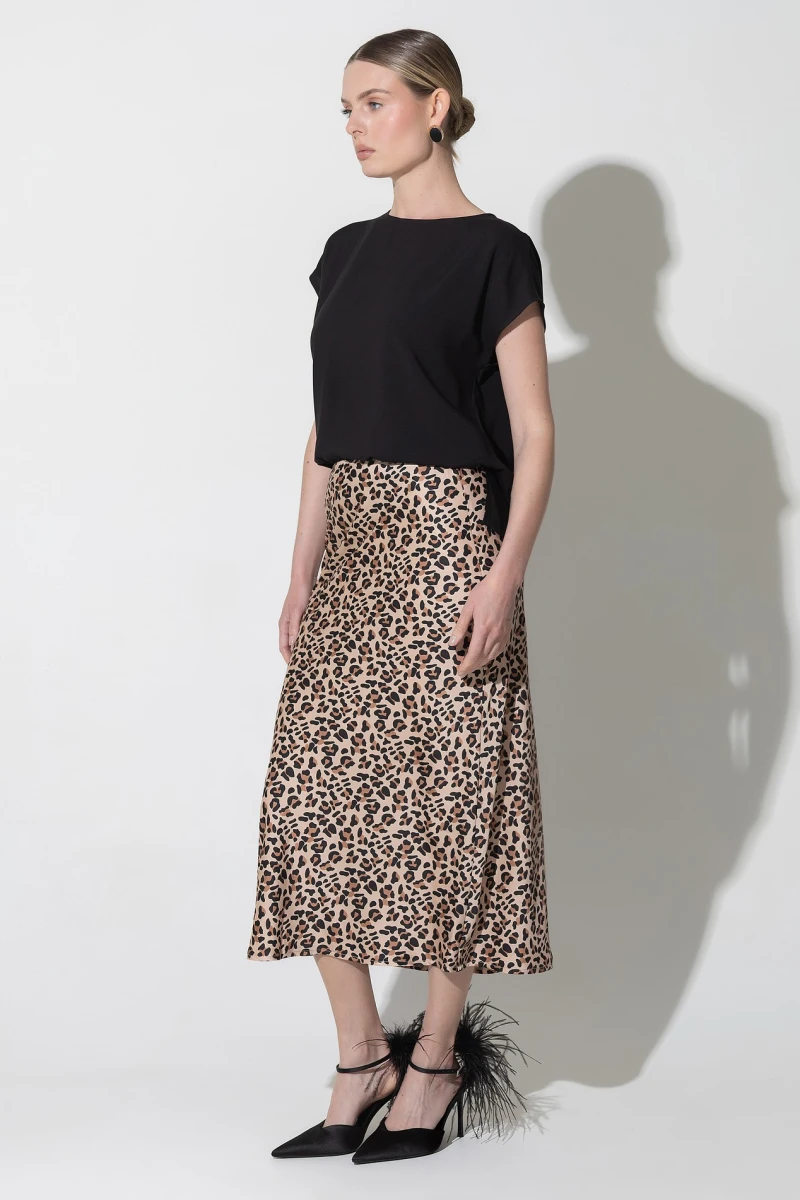 Midi skirt in leopard print