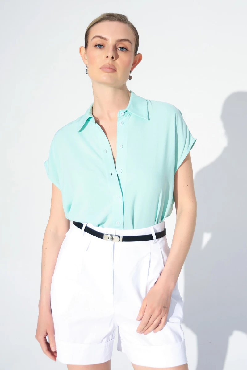 Short-sleeved blouse mint 