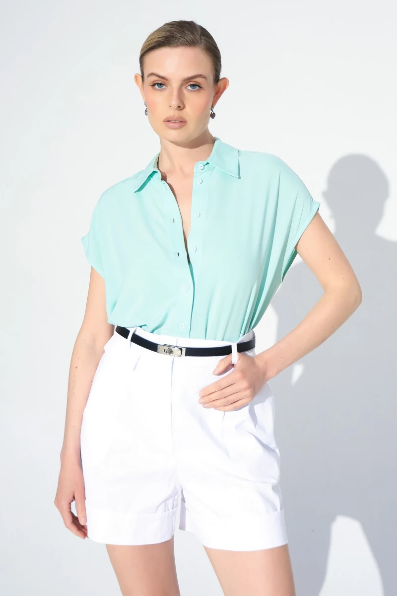 Short-sleeved blouse mint 