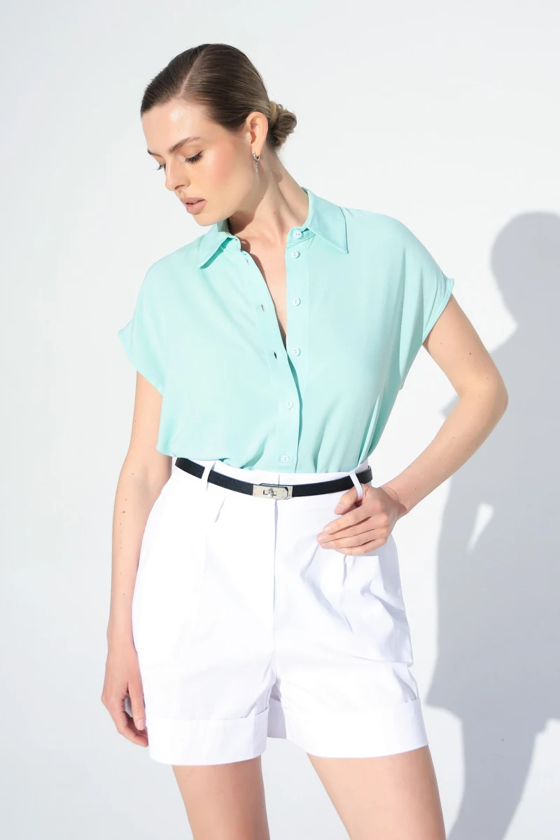 Short-sleeved blouse mint 
