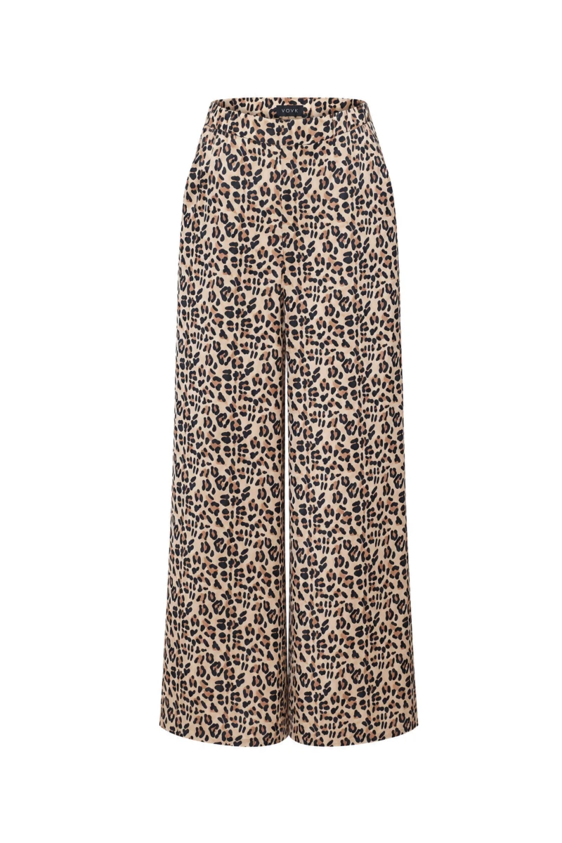 Straight pants with animalistic leopard print