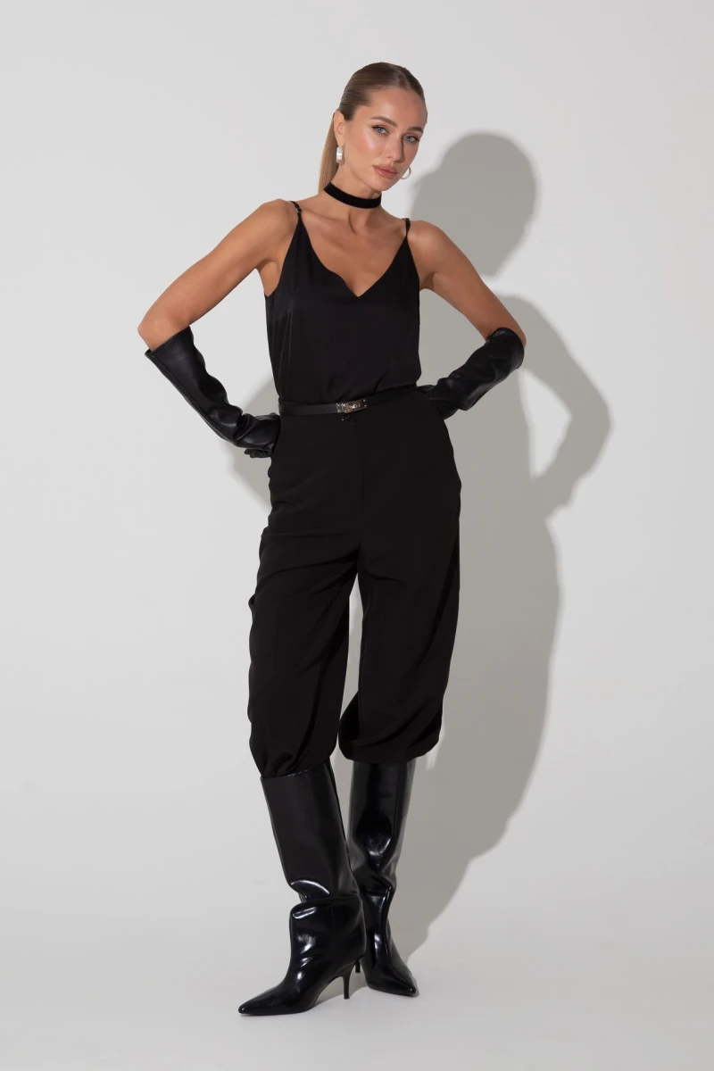 Black tank top with straps