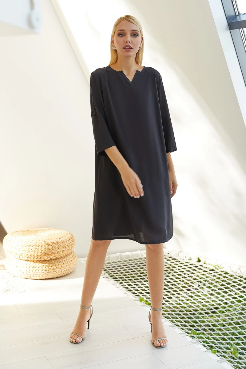 Black V-neck staple cotton dress