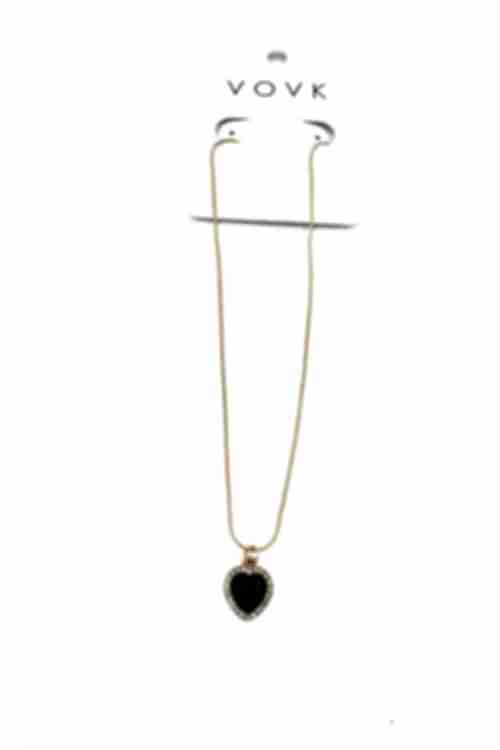 Pendant in gold with a heart-shaped stone