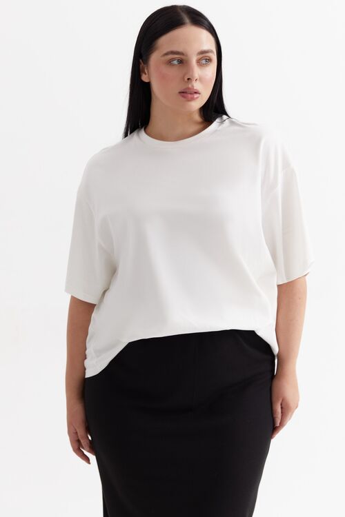 White  knitted T-shirt plus size