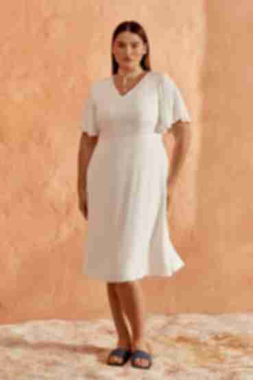 Платье миди юбка трапеция плотный штапель молочное большой размер