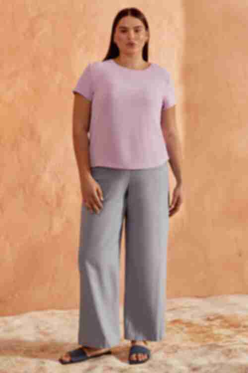 Lavender T-shirt made of crushed viscose plus size