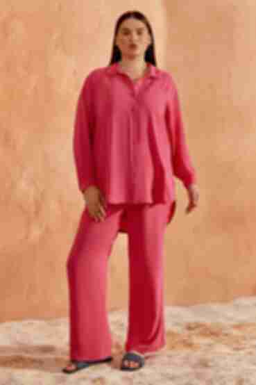Fuchsia suit with blouse and palazzo trousers made of crushed viscose plus size