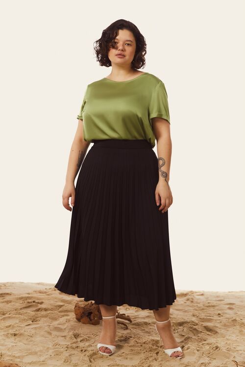 Pistachio T-shirt made of artificial silk plus size