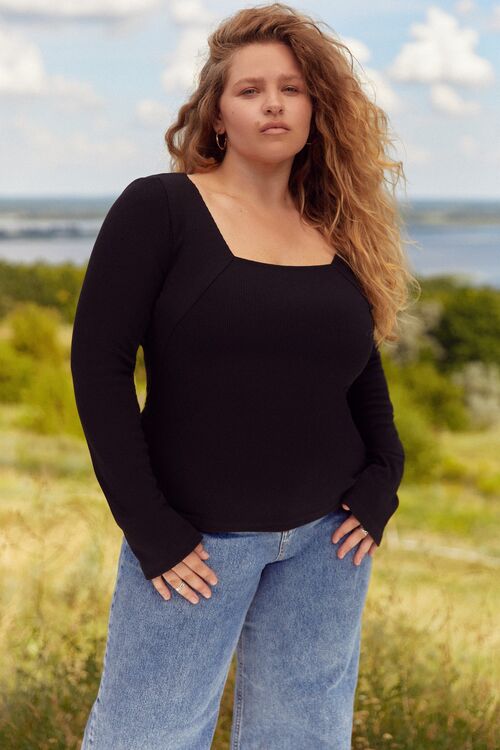 Long sleeves with a cutout neckline knit ribbing  black plus size