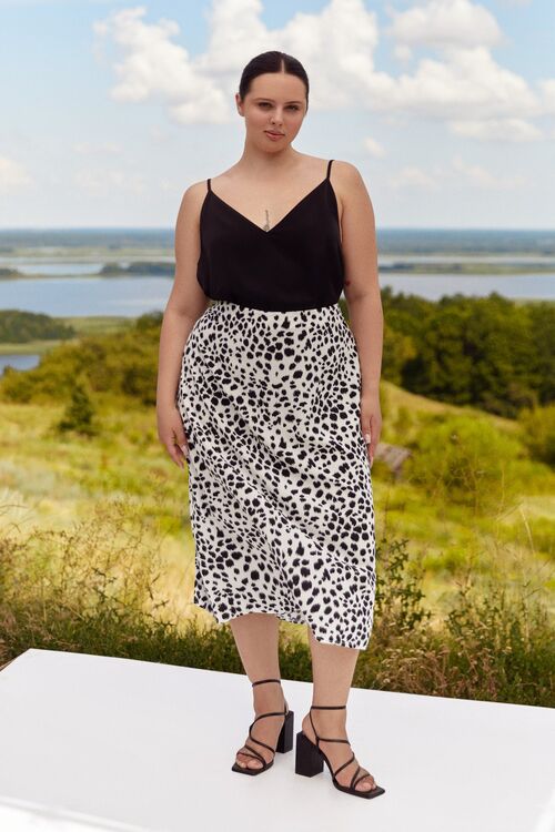 Skirt demi trapeze coft black spots on white plus size