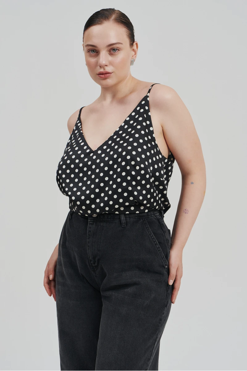 Strapless tank top faux silk milk peas on black