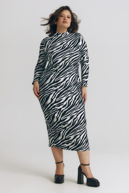 Sheath dress knit ribbed black and white pattern plus size