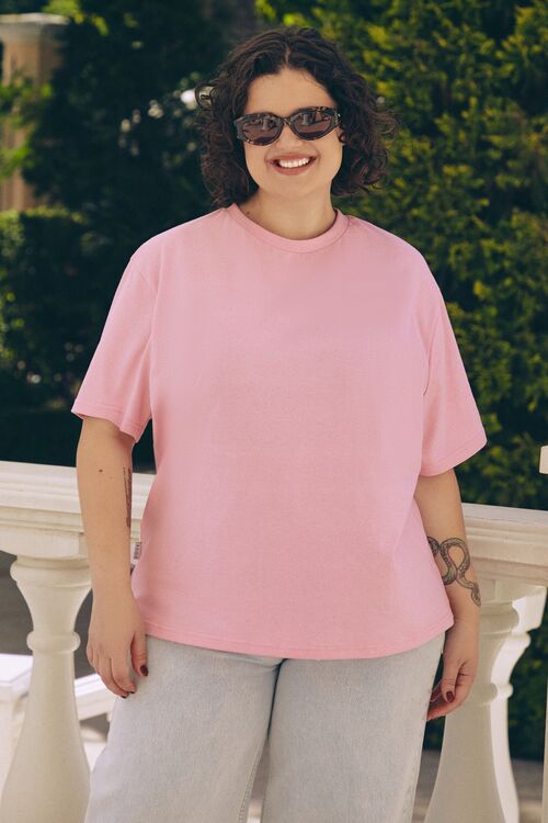 Pink oversize T-shirt made of regenerated knitted fabric plus size