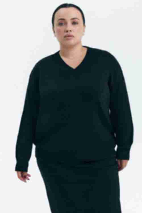 V-neck knit sweater black plus size