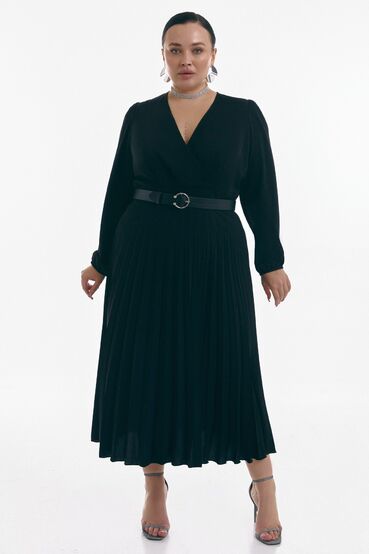 Demi dress with pleated skirt black plus size