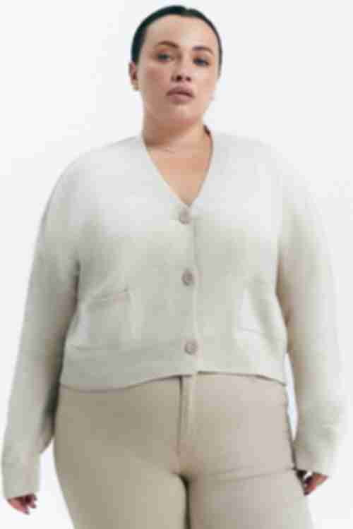 Cardigan knitted cropped beige plus size