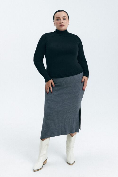 Thin knitted black skirt т plus size