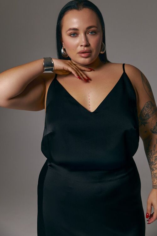 Black shoulder strap top made of artificial silk plus size