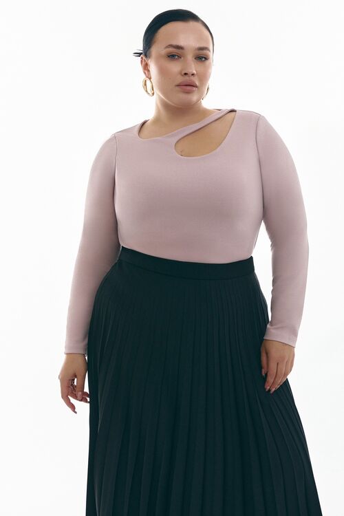 Powder knit longsleeve with an asymmetric cut plus size