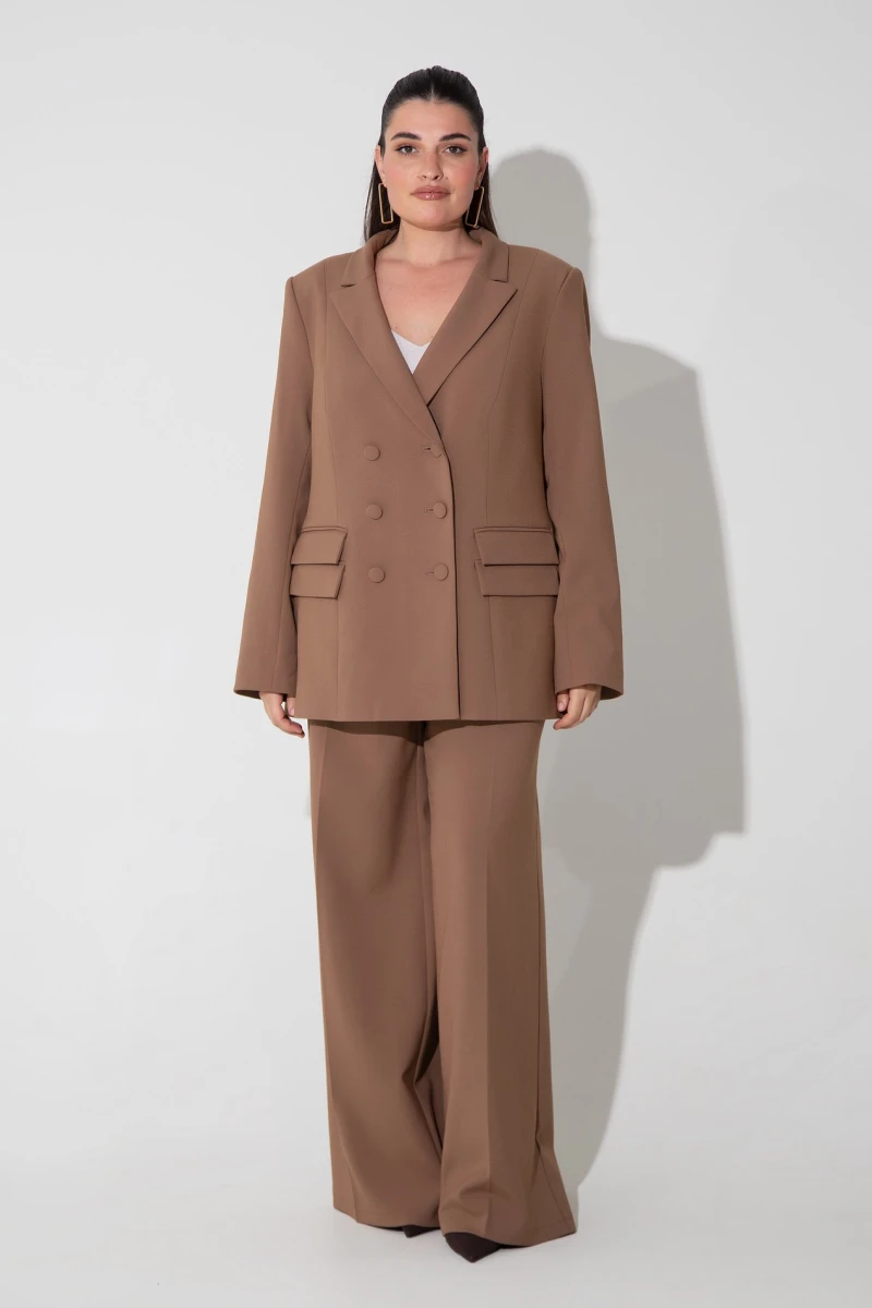 Caramel fitted jacket for women