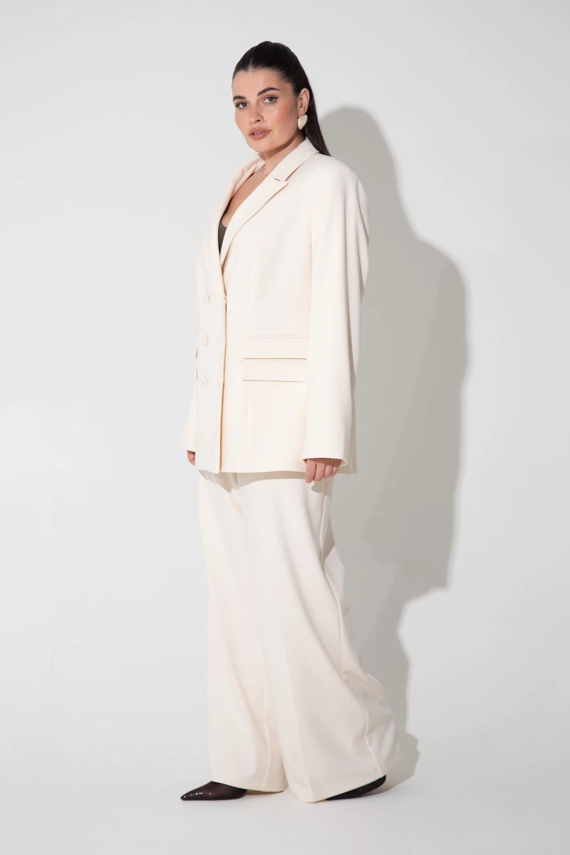 Creamy fitted jacket plus size