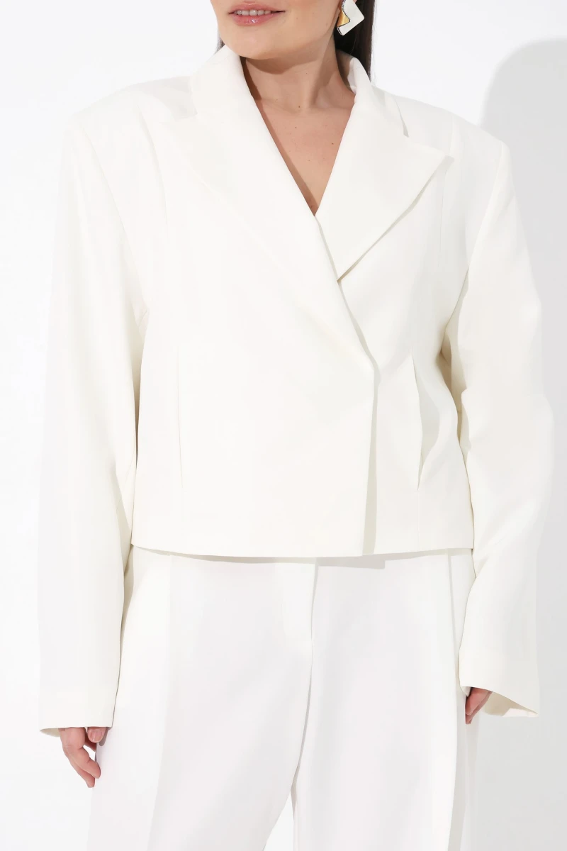 Cropped milky jacket plus size