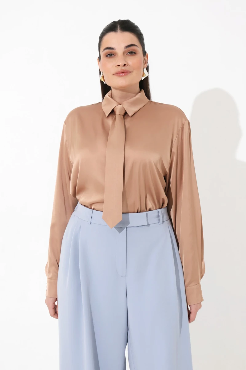 Blouse with tie camel plus size