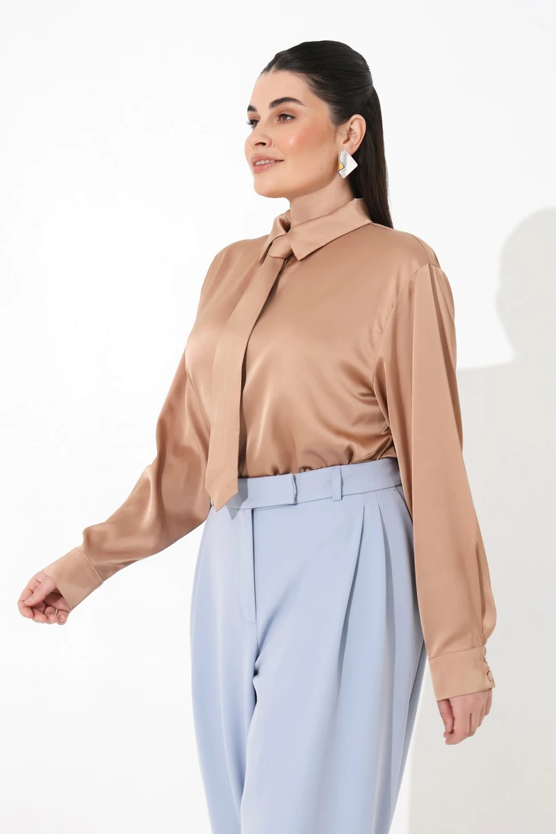 Blouse with tie camel plus size