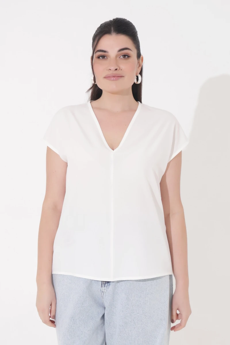 Milky short-sleeved blouse plus size