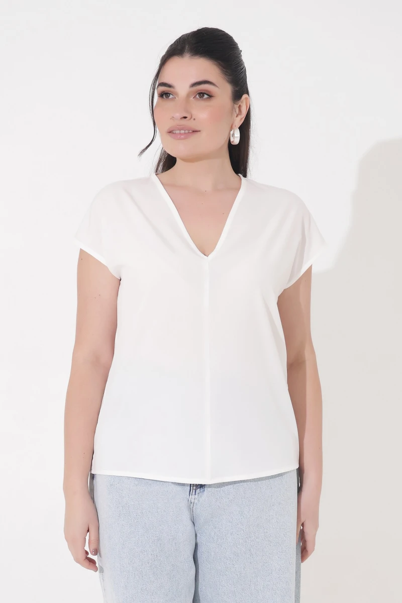 Milky short-sleeved blouse plus size